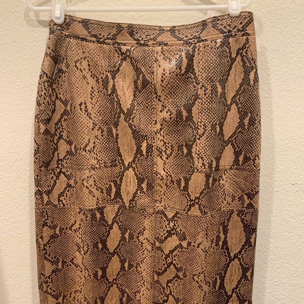 Python leather skirt brand new size L